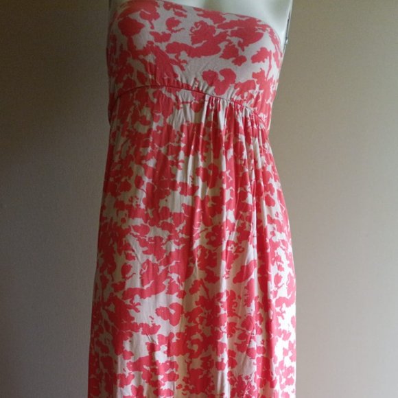 Dresses - Picture 1 of 2